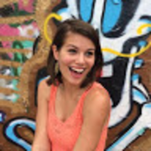 Meet your Posher, Carly - Picture 1 of 1